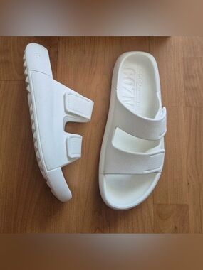 Eccolo White Dual-Strap Slide Sandals for Men